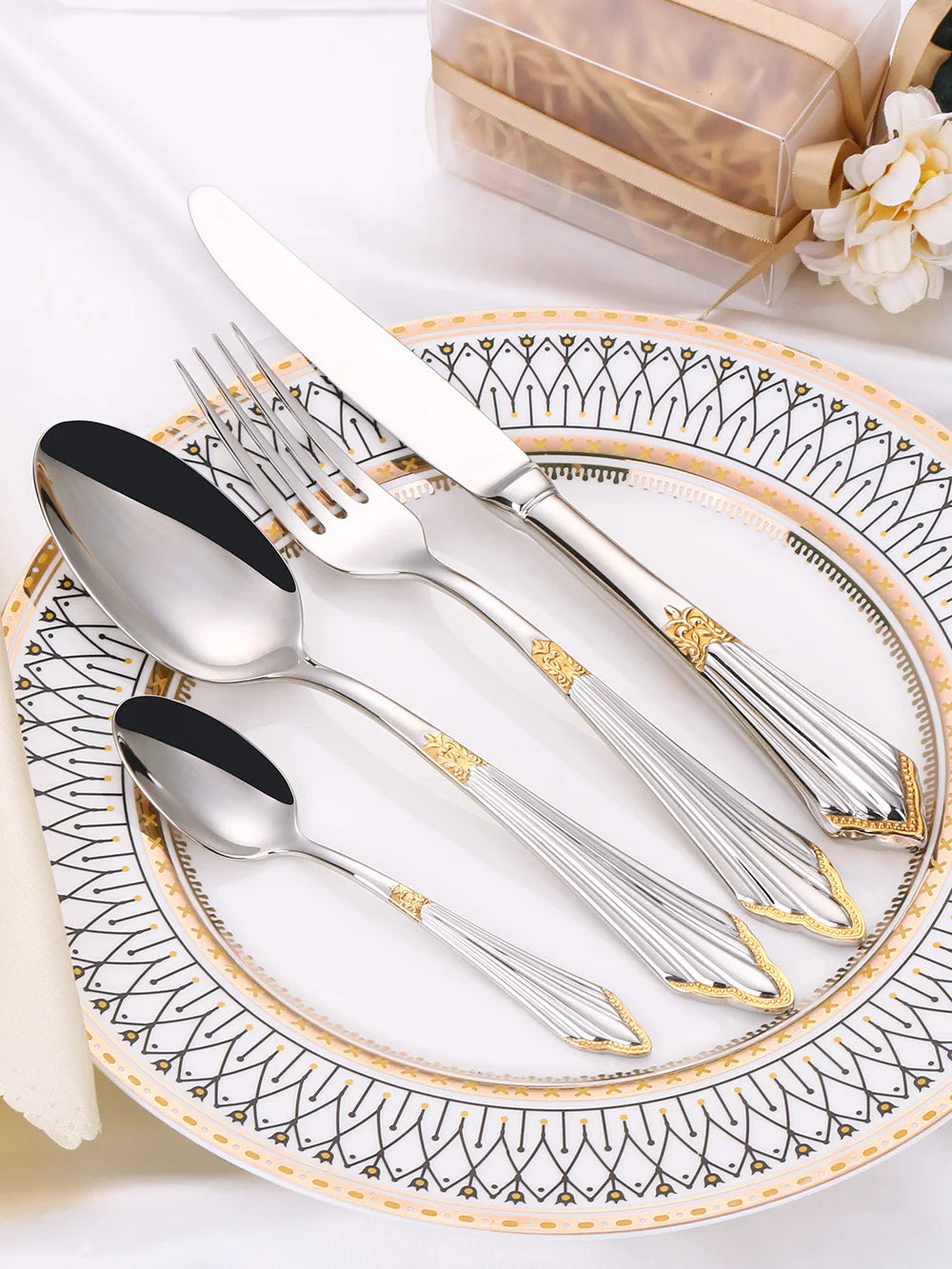 4/8/12/16/20 Pieces Gold Plated Luxury Silverware Flatware Dishwasher Safe 18/10 Stainless Steel Cutlery Set For Home Wedding