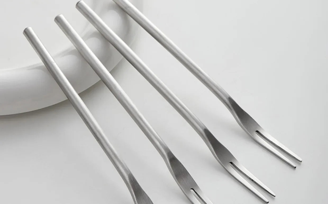 304 Stainless Steel Fruit Fork Solid Round Stick Small Fork High Appearance Level Household Long Handle Fruit Cake Dessert Fork