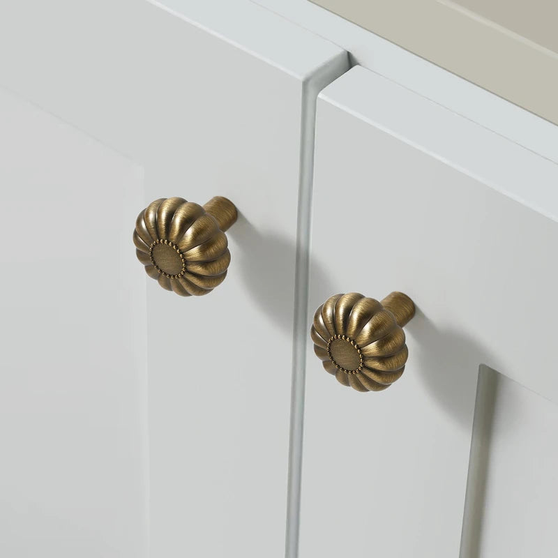 French-bronze solid handle vintage wardrobe/cabinet door handles small single-hole drawer pull medieval-style furniture hardware
